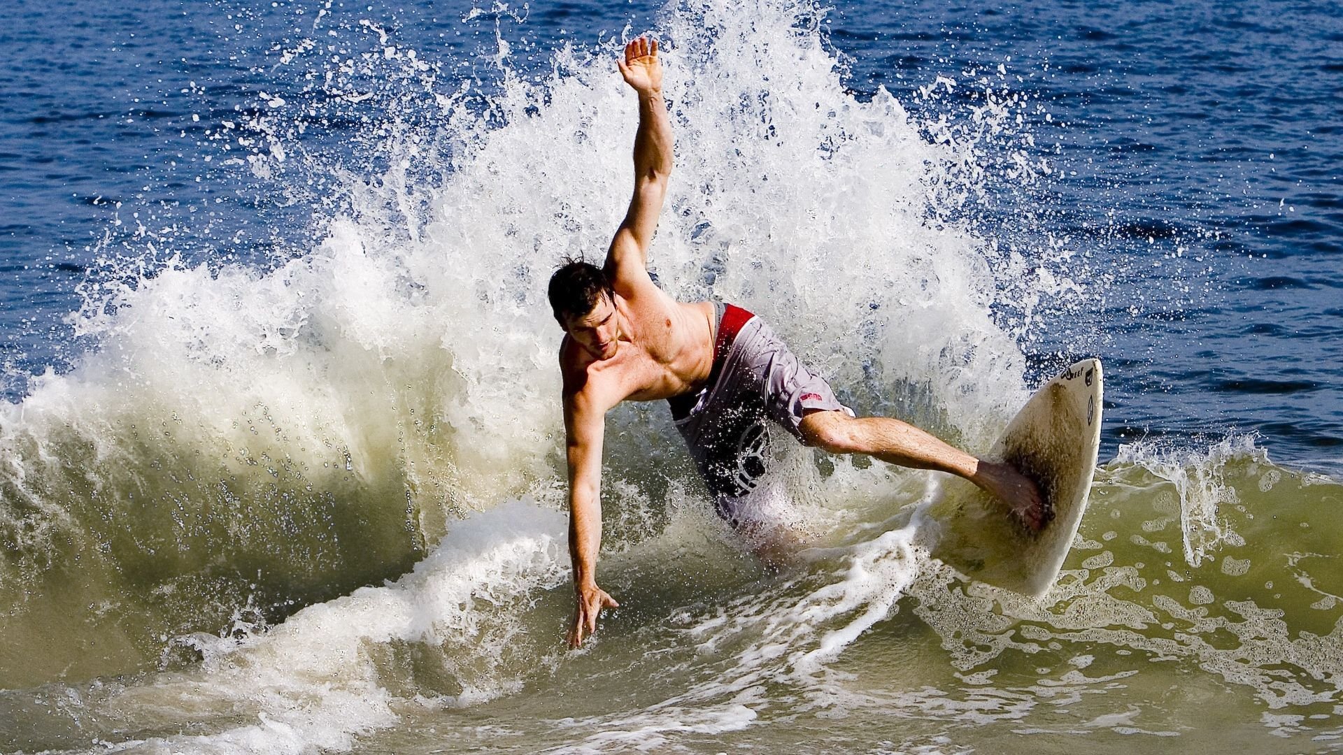 “紧控局面！防守妙招让强队束手无策”，紧盯防守